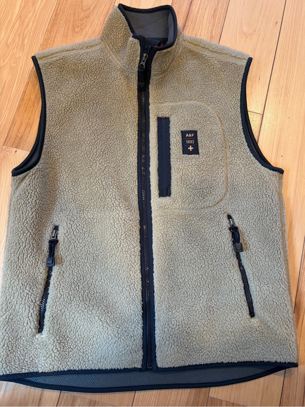 Men’s Abercrombie & Fitch Fleece Vest